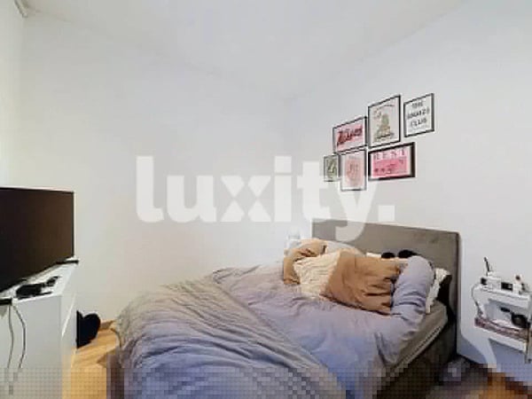 Superbe appartement place du bourg de four 2