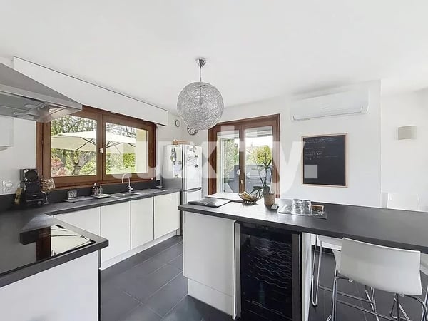 CHENS-SUR-LÉMAN ? MAISON CONTEMPORAINE, LUMINEUSE ET AU CALME, À PROXIMITÉ DE GENÈVE 4