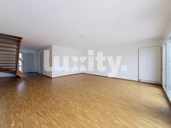 Duplex familial avec terrasse ? Confort, volumes et tranquillité à Plan-les-Ouates 2