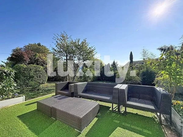 CHAVANNES-DES-BOIS ? Maison familiale d'environ 120 m² avec jardin 1