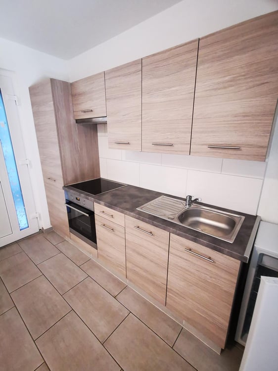 Zentrales Studio mit Balkon in Thun 2