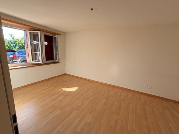 Helle 4.5-Zimmer-Wohnung in Aeschi bei Spiez – Ruhige Lage mit schöner Aussicht 3