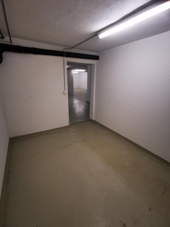 Gewerbe- und Lagerräume im zentralen Heimberg 4