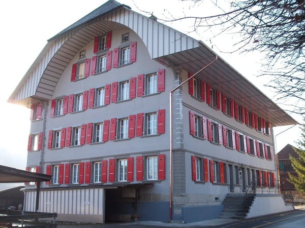 Ländliche 5.5 Zimmer Wohnung