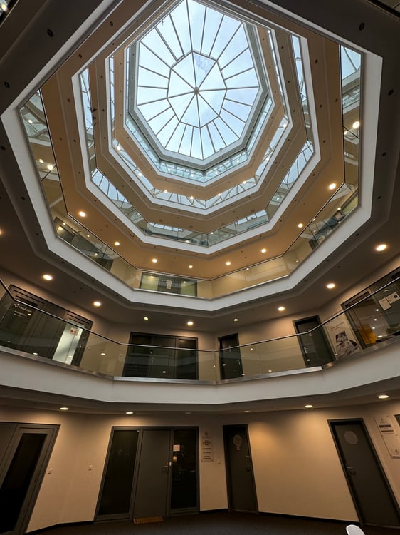 Votre nouveau bureau au coeur de Montreux ! 1