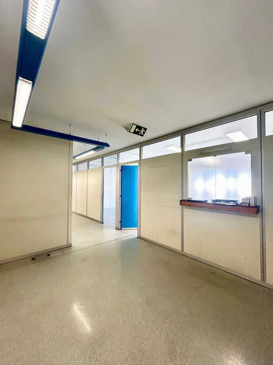 Grande surface à louer en plein centre-ville 7