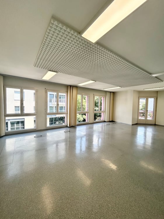 Grande surface à louer en plein centre-ville 1