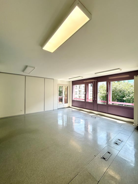 Grande surface à louer en plein centre-ville 2