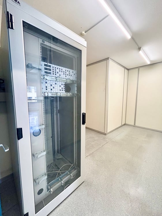 Grande surface à louer en plein centre-ville 11