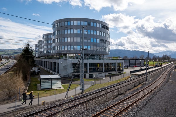 Modern ausgebaute Büroflächen an zentraler Lage zu vermieten 1