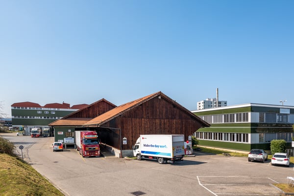 Einzelbüro mit viel Tageslicht und Blick ins Grüne 1