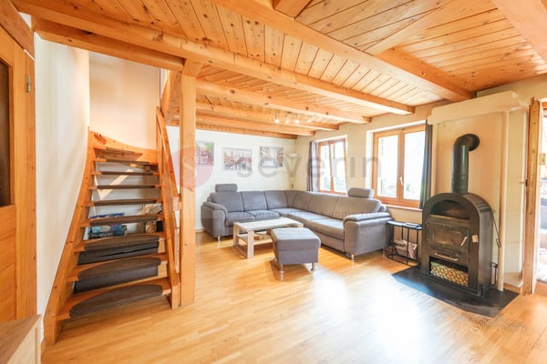 WOHNEN- LEBEN- ANKOMMEN -MEHRGENERATIONENHAUS IM GRÜNEN MIT POTENZIAL 9