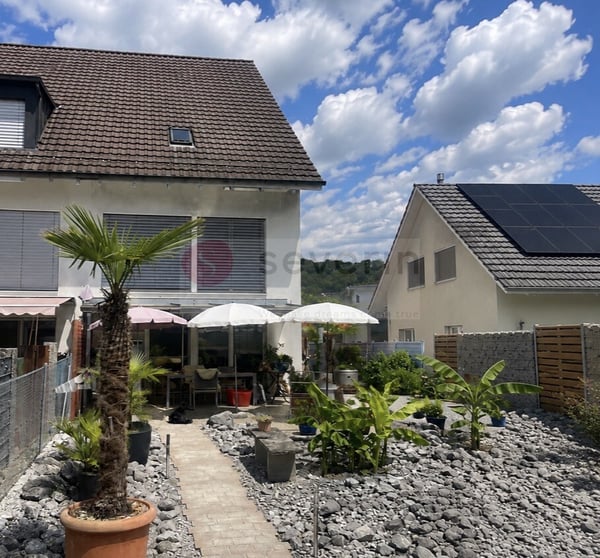 HÜNTWANGEN-5 MIN. VON RAFZ: - 5.5 ZI- REIHENECKHAUS INKL. GARAGE-150M2 2