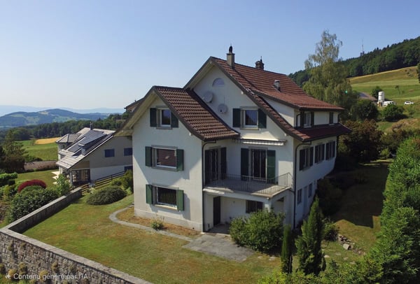 Magnifique Villa de 9 Pièces avec Vue Panoramique au Mont-Pèlerin 2