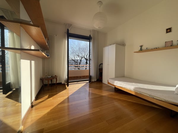 INTERESSANTE ED AMPIA CASA UNIFAMILIARE CON GRANDE TERRENO 12