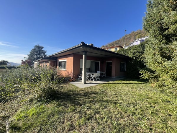 INTERESSANTE ED AMPIA CASA UNIFAMILIARE CON GRANDE TERRENO 2