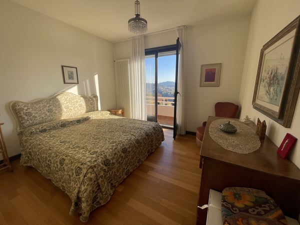 INTERESSANTE ED AMPIA CASA UNIFAMILIARE CON GRANDE TERRENO 11