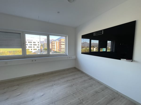 UFFICIO SU DUE LIVELLI E 6 POSTEGGI AD UN PREZZO SUPER 2