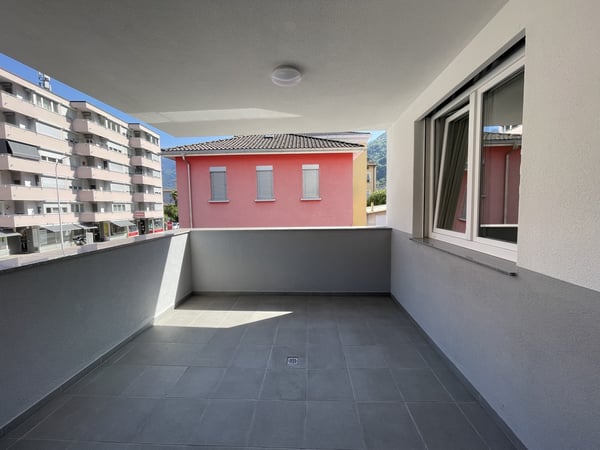 INTERESSANTE APPARTAMENTO 1.5 CON TERRAZZA E POSTEGGIO 8