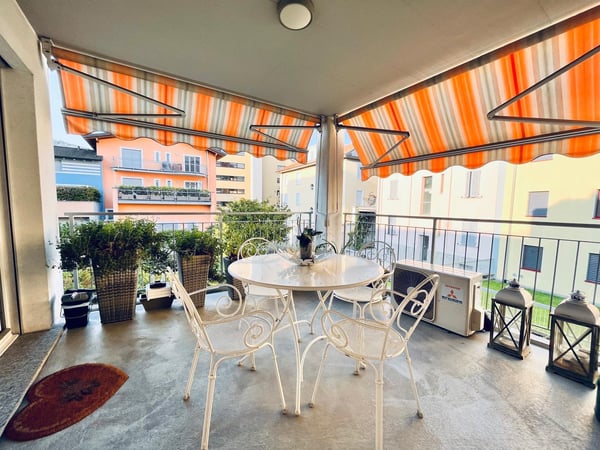 ELEGANTE ED AMPIO APPARTAMENTO 1.5 CON GRANDE POSTEGGIO 11