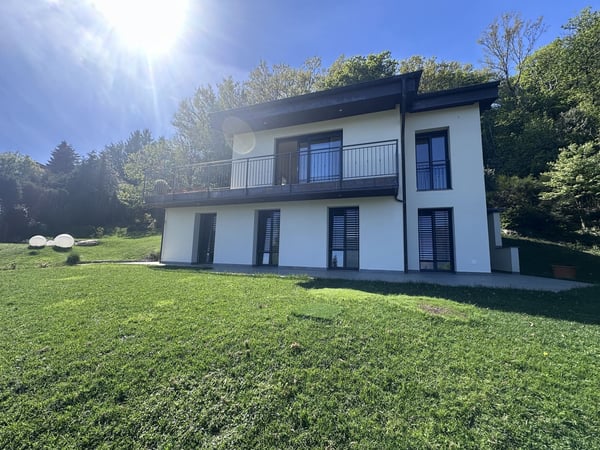 SPETTACOLARE CASA 5.5 CON MERAVIGLIOSA VISTA LAGO 3