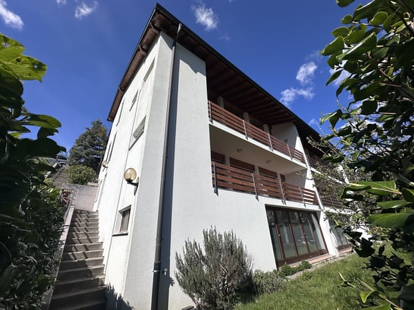 SPETTACOLARE ED AMPIA CASA GEMELLA A CADRO 13