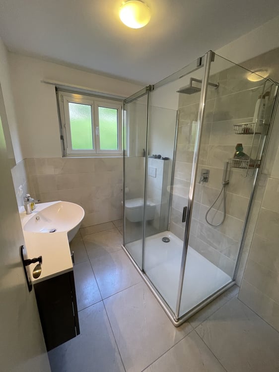 INTERESSANTE APPARTAMENTO 4.5 CON PISCINA A COMANO 11