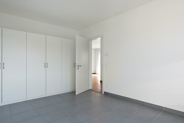 LUMINOSO ED AMPIO APPARTAMENTO 3.5 IN CITTA' 9