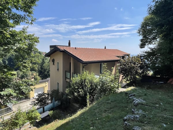 BELLA CASA UNIFAMILIARE IN POSIZIONE PANORAMICA 2