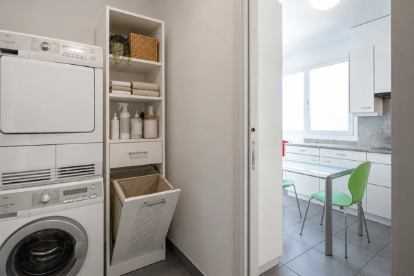 LUMINOSO ED AMPIO APPARTAMENTO 3.5 IN CITTA' 6