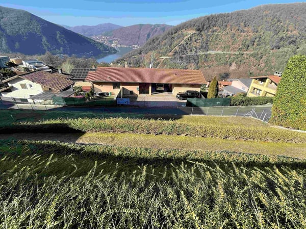 INTERESSANTE TERRENO CON SPLENDIDA VISTA LAGO 5