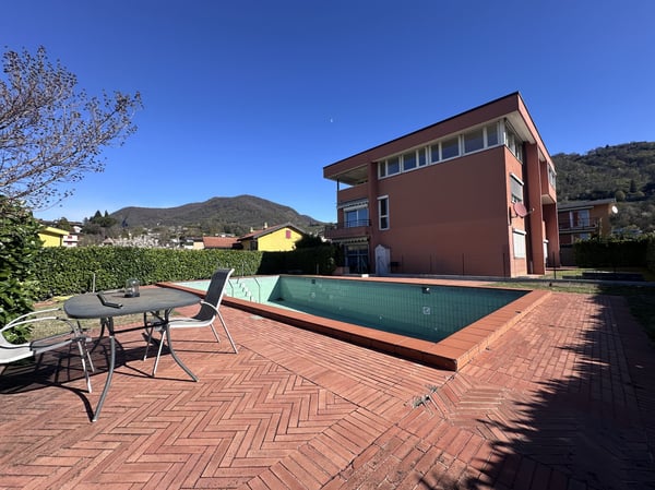 IMPERDIBILE ATTICO 4.5 CON PISCINA E VISTA PANORAMICA