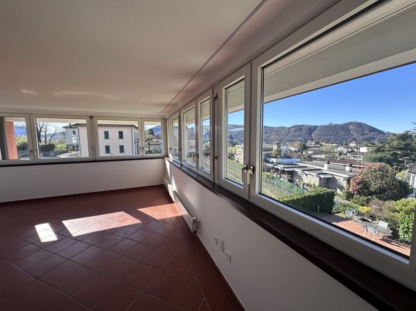 IMPERDIBILE ATTICO 4.5 CON PISCINA E VISTA PANORAMICA 6