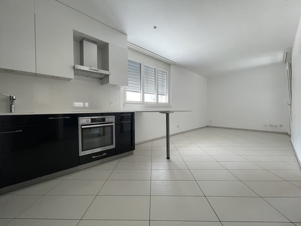 IMPERDIBILE APPARTAMENTO 2.5 IN ZONA CENTRALE 7