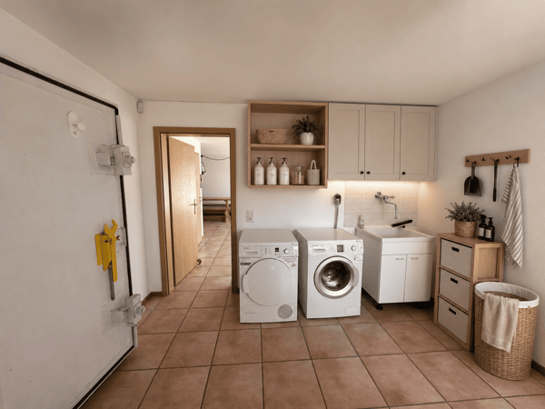 SPETTACOLARE ED AMPIA CASA GEMELLA A CADRO 9