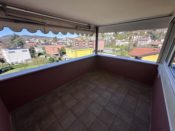 IMPERDIBILE ATTICO 4.5 CON PISCINA E VISTA PANORAMICA 12