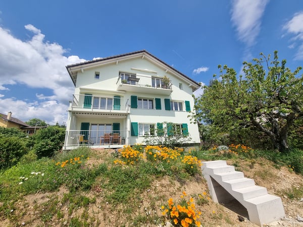 Appartement lumineux de 4 pièces avec vue sur le lac à Milvignes 2
