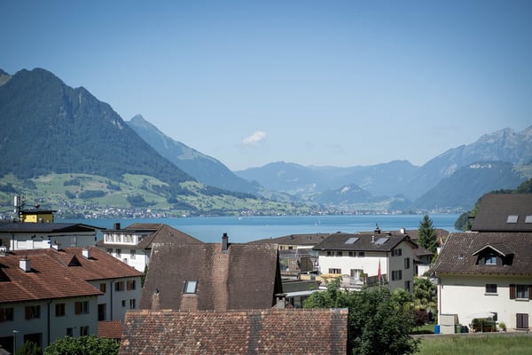 1.5-Zimmer-Terrassenwohnung mit Sicht auf den Vierwaldstättersee und die Berge 8