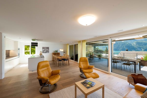 1.5-Zimmer-Terrassenwohnung mit Sicht auf den Vierwaldstättersee und die Berge 3