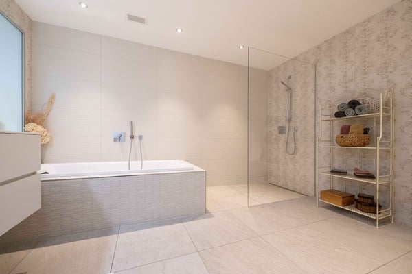 1.5-Zimmer-Terrassenwohnung mit Sicht auf den Vierwaldstättersee und die Berge 9