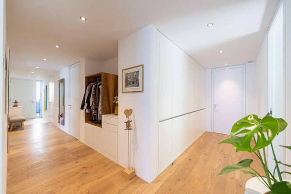 1.5-Zimmer-Terrassenwohnung mit Sicht auf den Vierwaldstättersee und die Berge 12