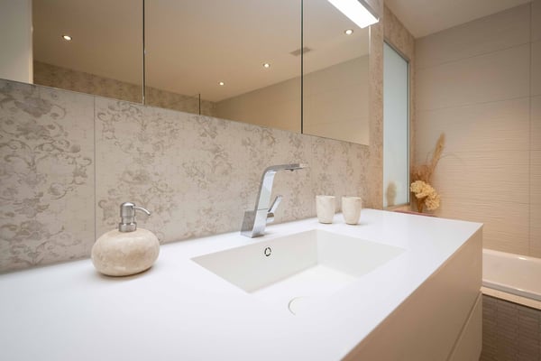 1.5-Zimmer-Terrassenwohnung mit Sicht auf den Vierwaldstättersee und die Berge 11