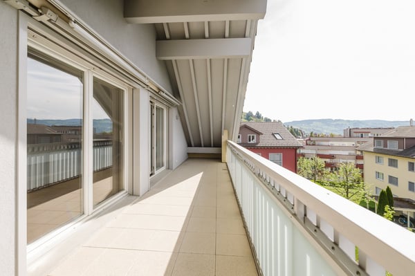 3.5-Zimmer-Attikawohnung mit grossem Balkon im Zentrum von Unterägeri 10
