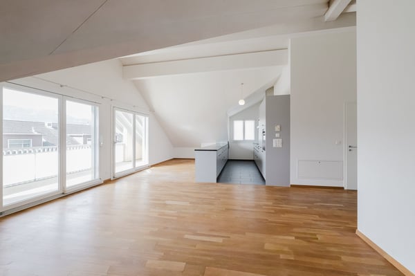3.5-Zimmer-Attikawohnung mit grossem Balkon im Zentrum von Unterägeri 5