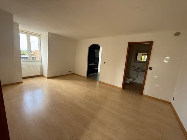 Charmante 2.5-Zimmer-Wohnung im 2. OG in Walperswil – sofort verfügbar! 4