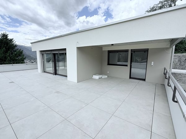 Einzigartige Dach Wohnung mit alpinen Weitblick in Brig und grosser Sonnenterasse 2