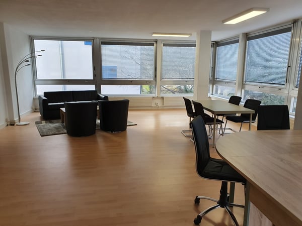 Heller Raum Nähe Heuried - ideal als Büro, Atelier oder Praxisraum 1