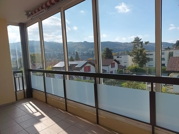 Grosse, sonnige Wohnung mit Aussicht 8