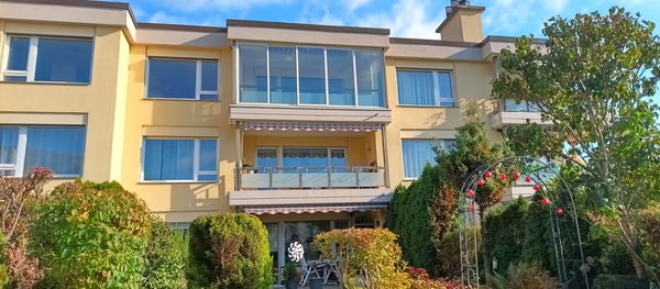 Grosse, sonnige Wohnung mit Aussicht 7