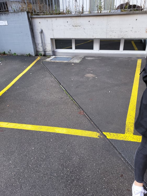 Parkplatz per sofort zu vermieten 18